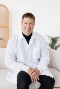 Photo of Dr. Jason Thompson